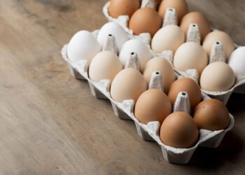 ANSA изымает из магазинов партию яиц. В них нашли сальмонеллу