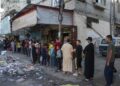 В Сектор Газа царит страх, дефицит и очереди за хлебом: воду выдают по 300 мл