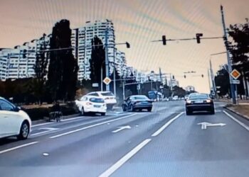 В Кишиневе произошло ДТП в котором участвовали три автомобиля