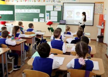 6 образовательных учреждений Гагаузии получили наборы для робототехники