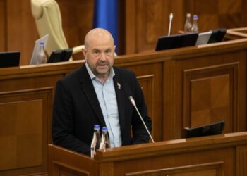 Министра сельского хозяйства заслушали в парламенте