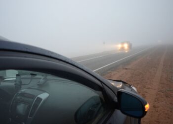 Туман, гололед и иней: будьте внимательны на дороге в ночные часы