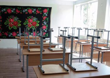 За перевод детей из небольших сельских школ в крупные власти намерены доплачивать по €50 в месяц