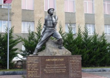 В Комрате состоялись шествие со дня вывода ограниченного контингента советских войск из Афганистана