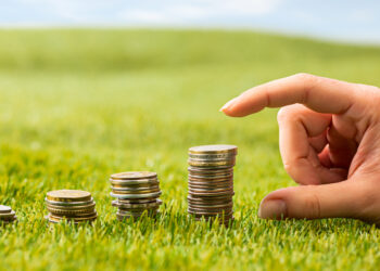 Жители городов 2023 году в среднем получили доходы в 1,6 раза выше, чем жители сельской местности