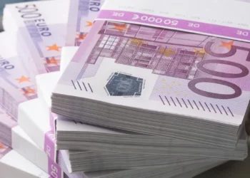 В ЕС запретили расплачиваться наличными на сумму более 10 000 евро