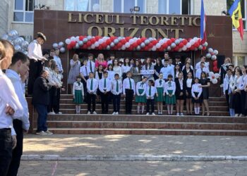 В школах Гагаузии сегодня прозвенел последний звонок