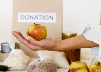 Предприятия смогут жертвовать продукты питания